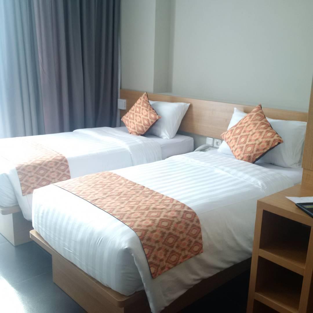 Maple Hotel Grogol Jakarta Exterior foto