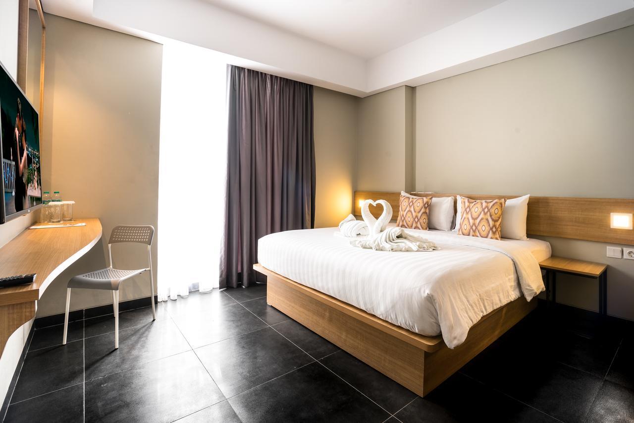 Maple Hotel Grogol Jakarta Exterior foto