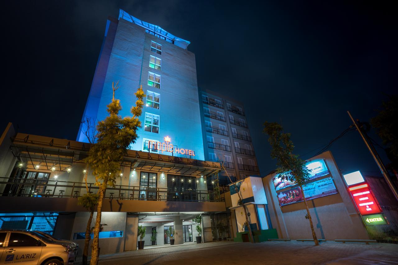 Maple Hotel Grogol Jakarta Exterior foto