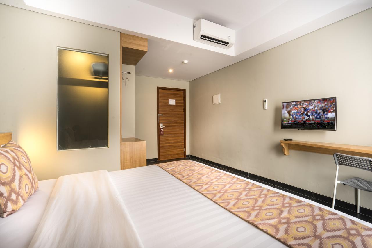 Maple Hotel Grogol Jakarta Exterior foto